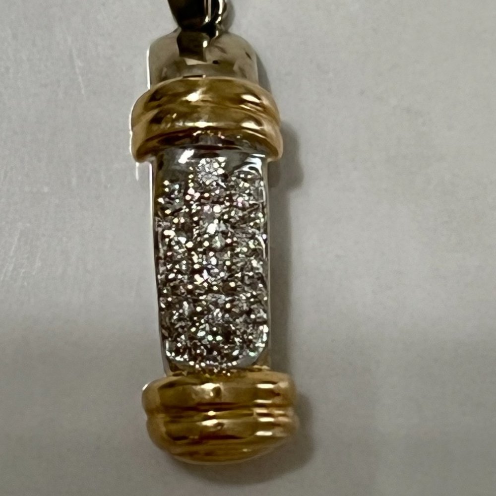Pendant in white and yellow gold with diamonds